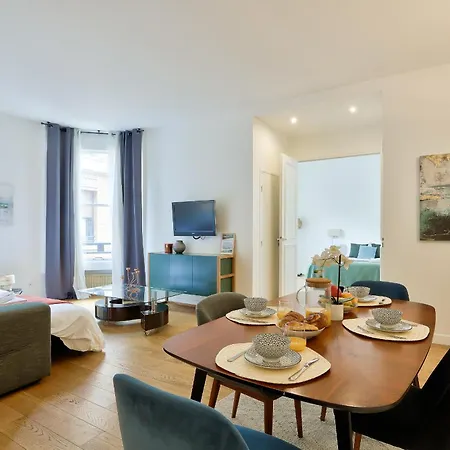 Apartment Splendid In The Heart Of The Chic 16th Paris