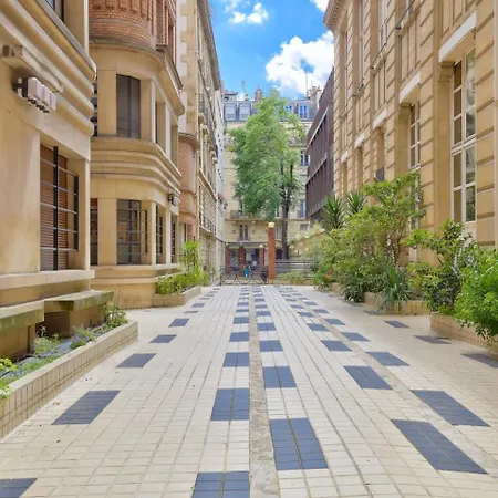 Splendid In The Heart Of The Chic 16th Apartment